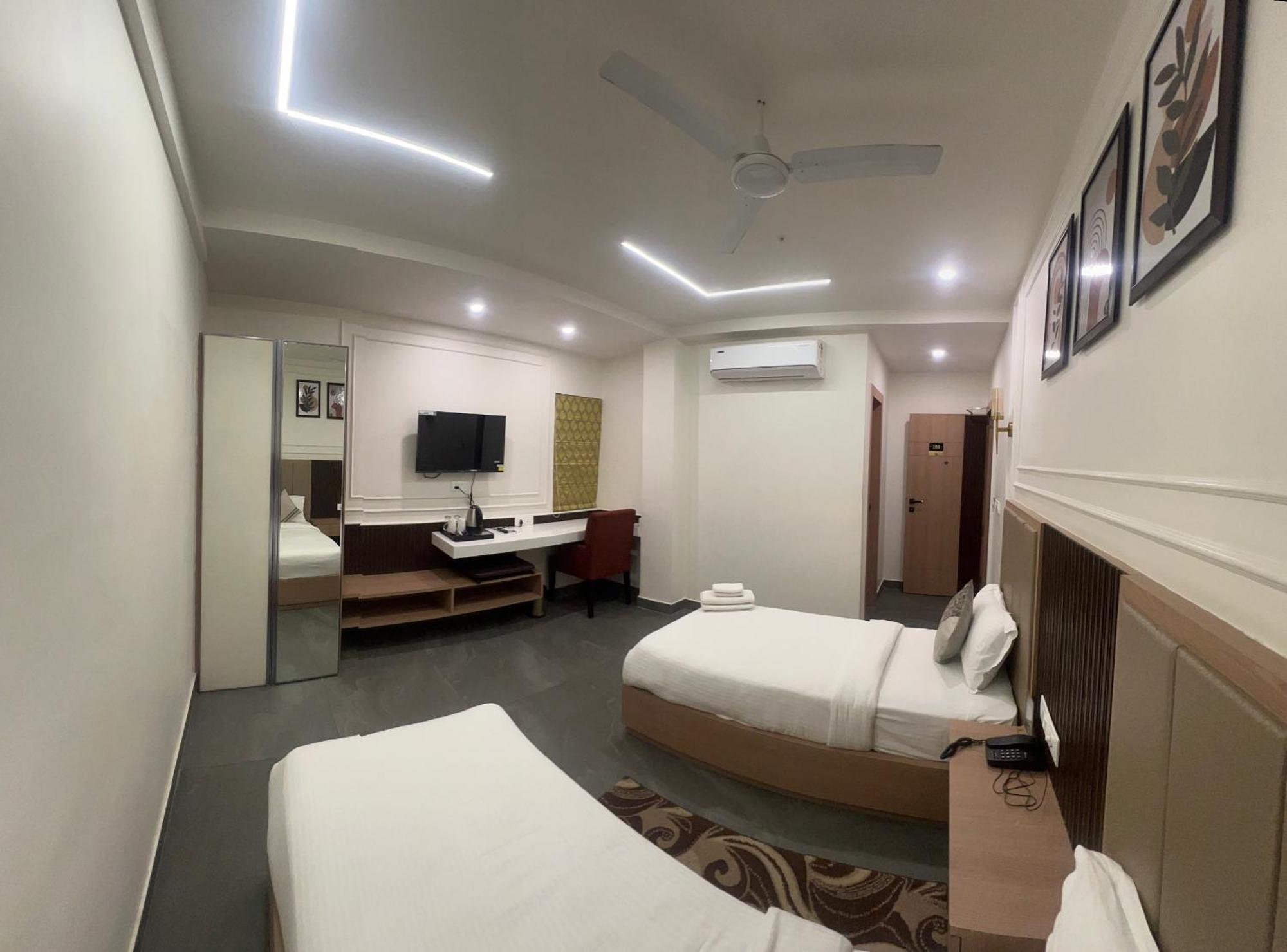 Anaya Retreat Hotel Varanasi Exterior foto